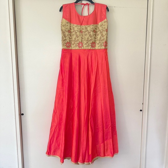 Womens Anarkali dress with salwar and dupatta. - Picture 3 of 11